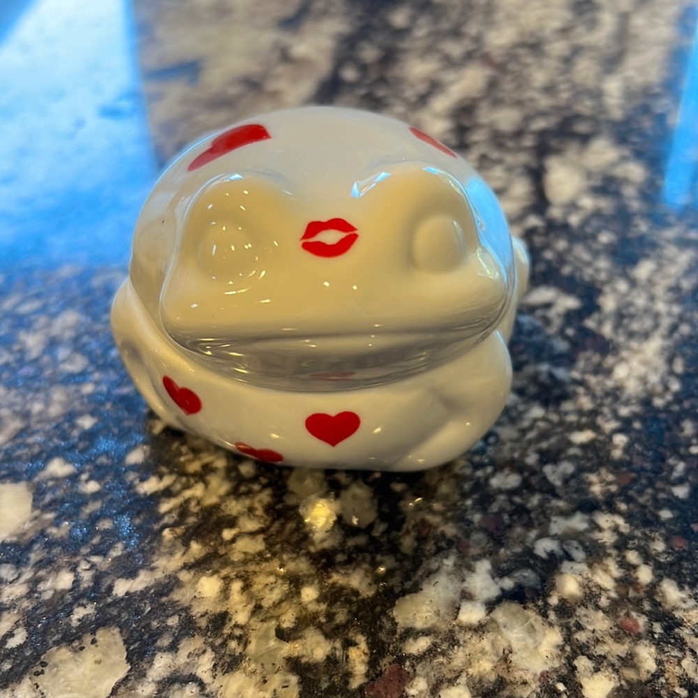 Vintage Takahashi San Francisco trinket box, Frog Prince